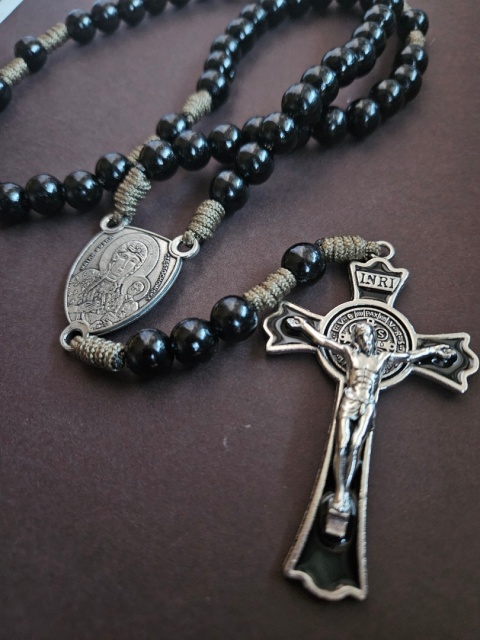 Drewniany duży Różaniec na szyję Matka Bożą Częstochowska