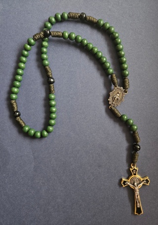 Różaniec Matka Boża Niepokalana zielony