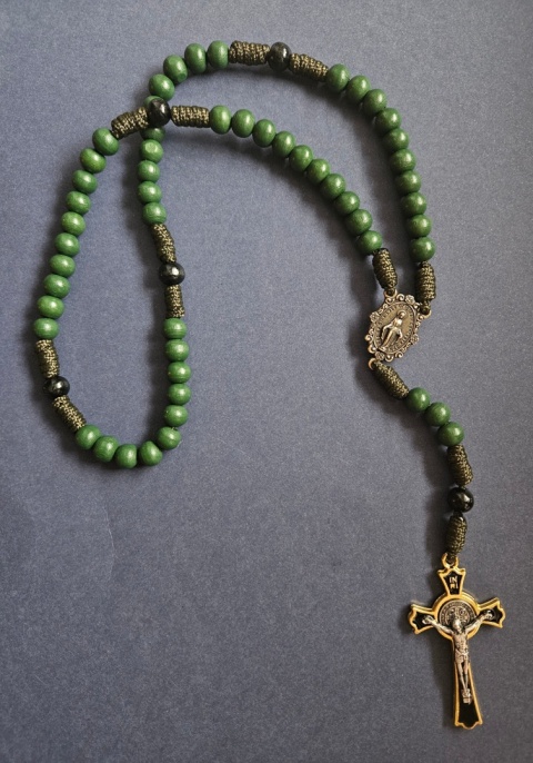 Różaniec Matka Boża Niepokalana zielony