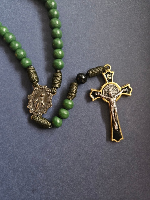 Różaniec Matka Boża Niepokalana zielony