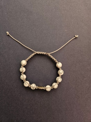 Bransoletka białe kamienie howlit