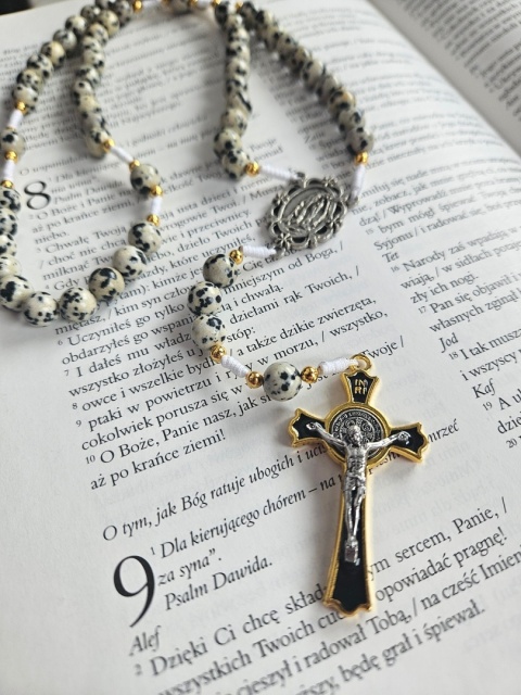 Różaniec jaspis dalmatyński biało- czarny