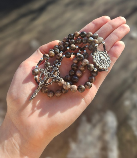 Różaniec jaspis morski brązowy Matka Boża Fatimska