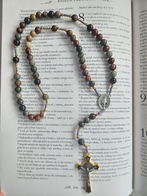 Różaniec agat morski brązowy Matka Boża Niepokalana