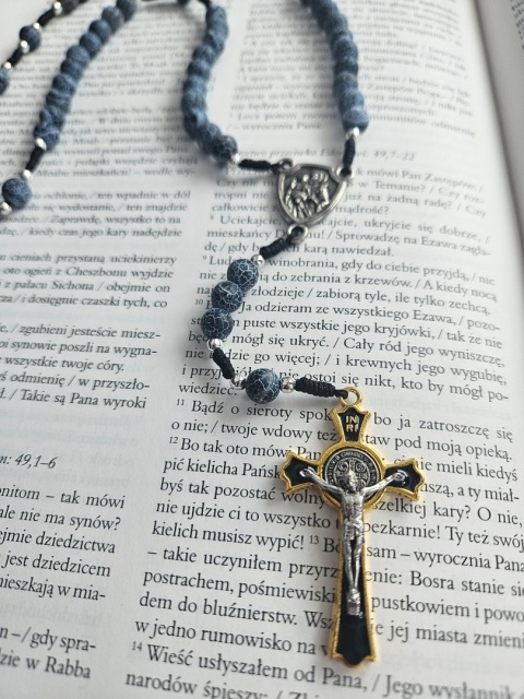 Różaniec agat trawiony czarny