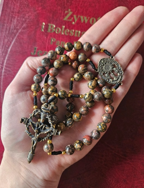 Różaniec jaspis leopardzi Najświętszy Sakrament