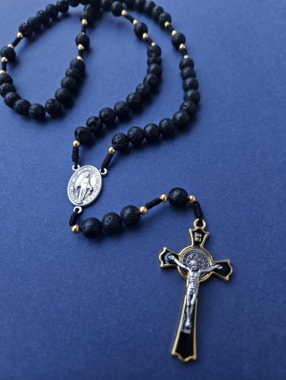 Różaniec na szyję z lawy wulkanicznej