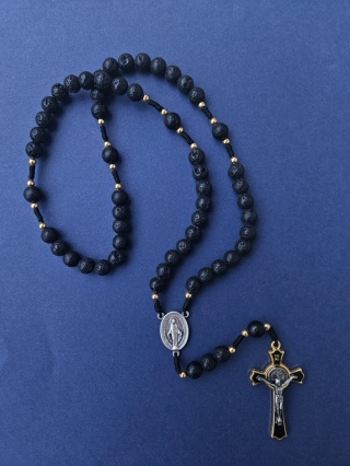 Różaniec na szyję z lawy wulkanicznej